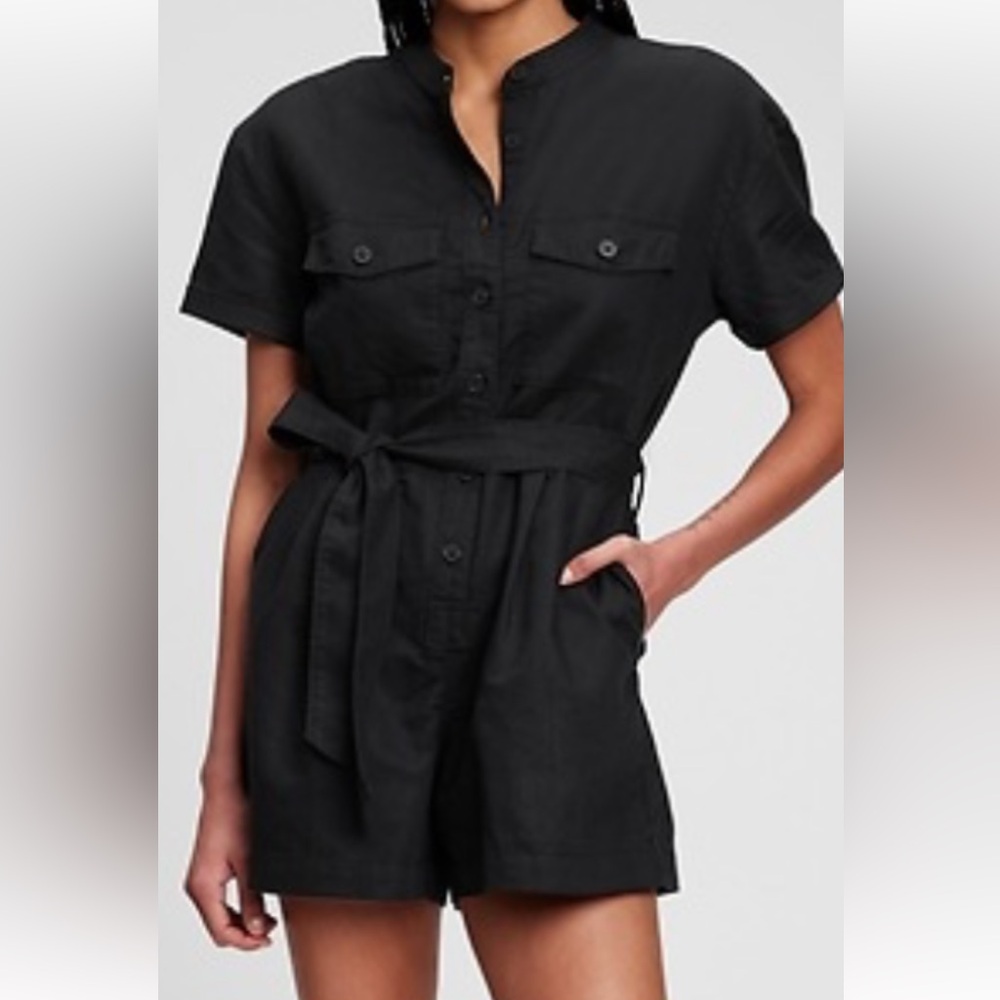 GAP NWT Black Cotton-Linen Romper. Belt is not included. Size Large